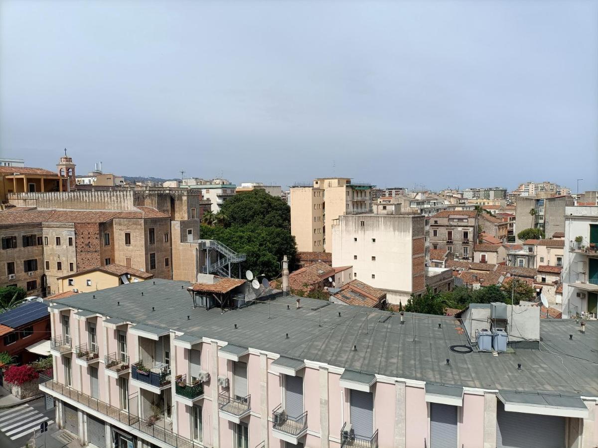 Orto Limoni Apartment - Quadrilocale Catania Centro Luaran gambar