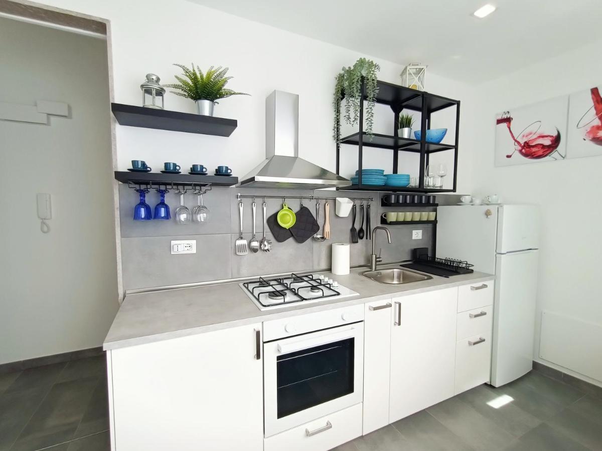 Orto Limoni Apartment - Quadrilocale Catania Centro Luaran gambar
