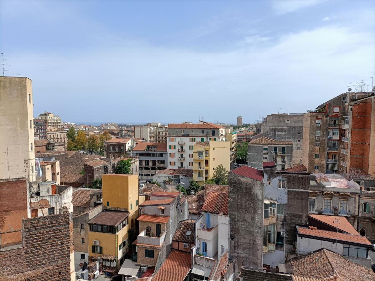 Orto Limoni Apartment - Quadrilocale Catania Centro Luaran gambar